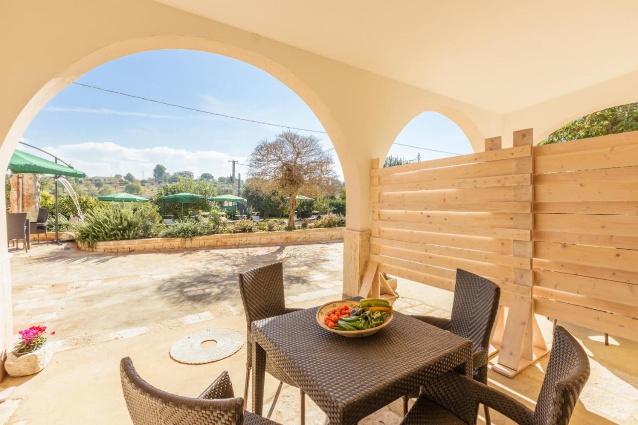Casolare Lodedo Aparthotel Ceglie Messapica Ngoại thất bức ảnh
